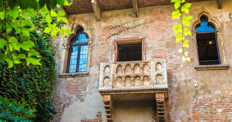 Juliet's balcony, representing Romeo and Juliet analysis