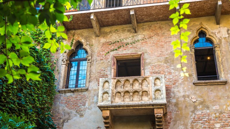 persuasive writing help sheet Juliet's balcony, representing Romeo and Juliet KS3 resources
