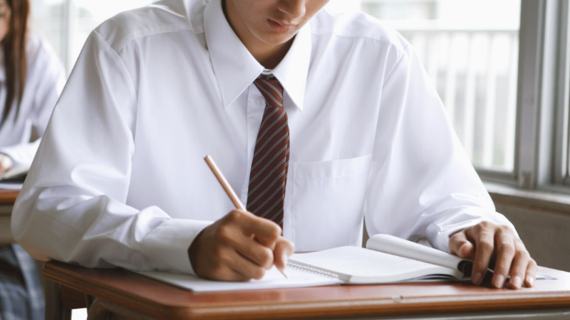 Make student answering exam questions